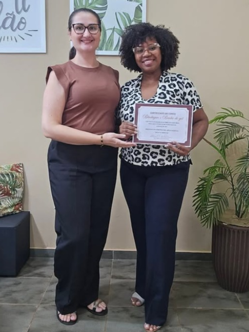 Leticia de Paula com aluna 3